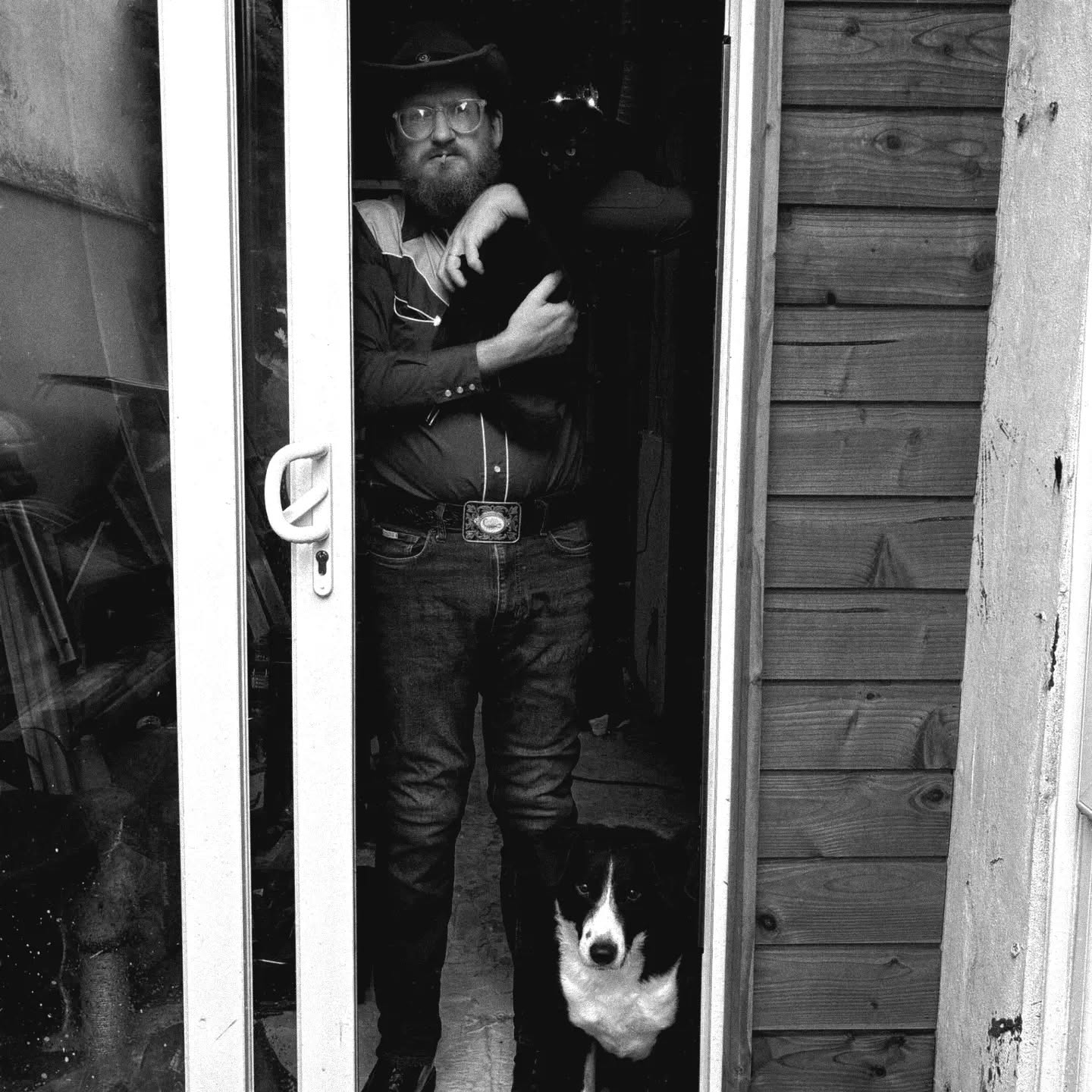 You ain't gettin in.

#dogsofinstagram #cowboy #cat